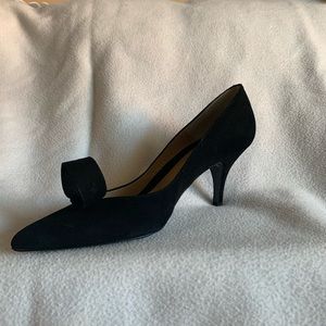 Te Casan suede pump